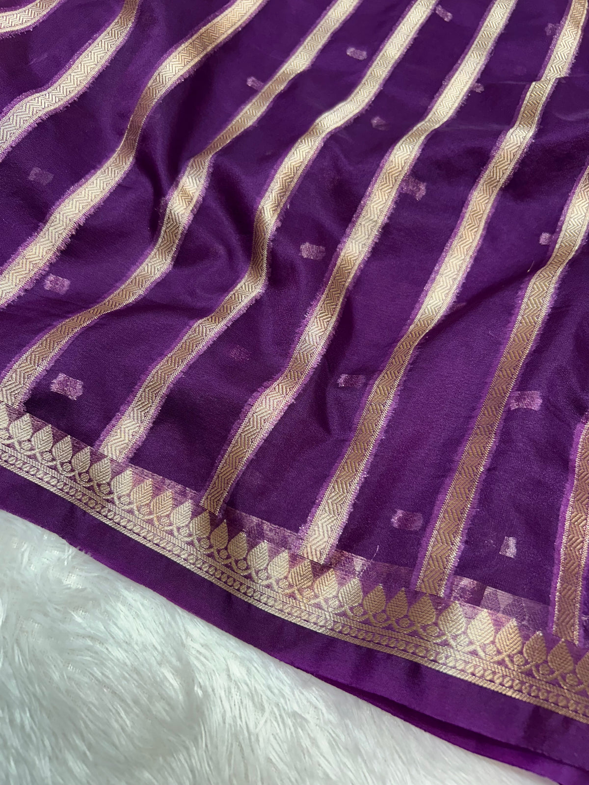 Banarasi Kora Organza Silk Saree with Small Buti, Slim Border & Designer Pallu