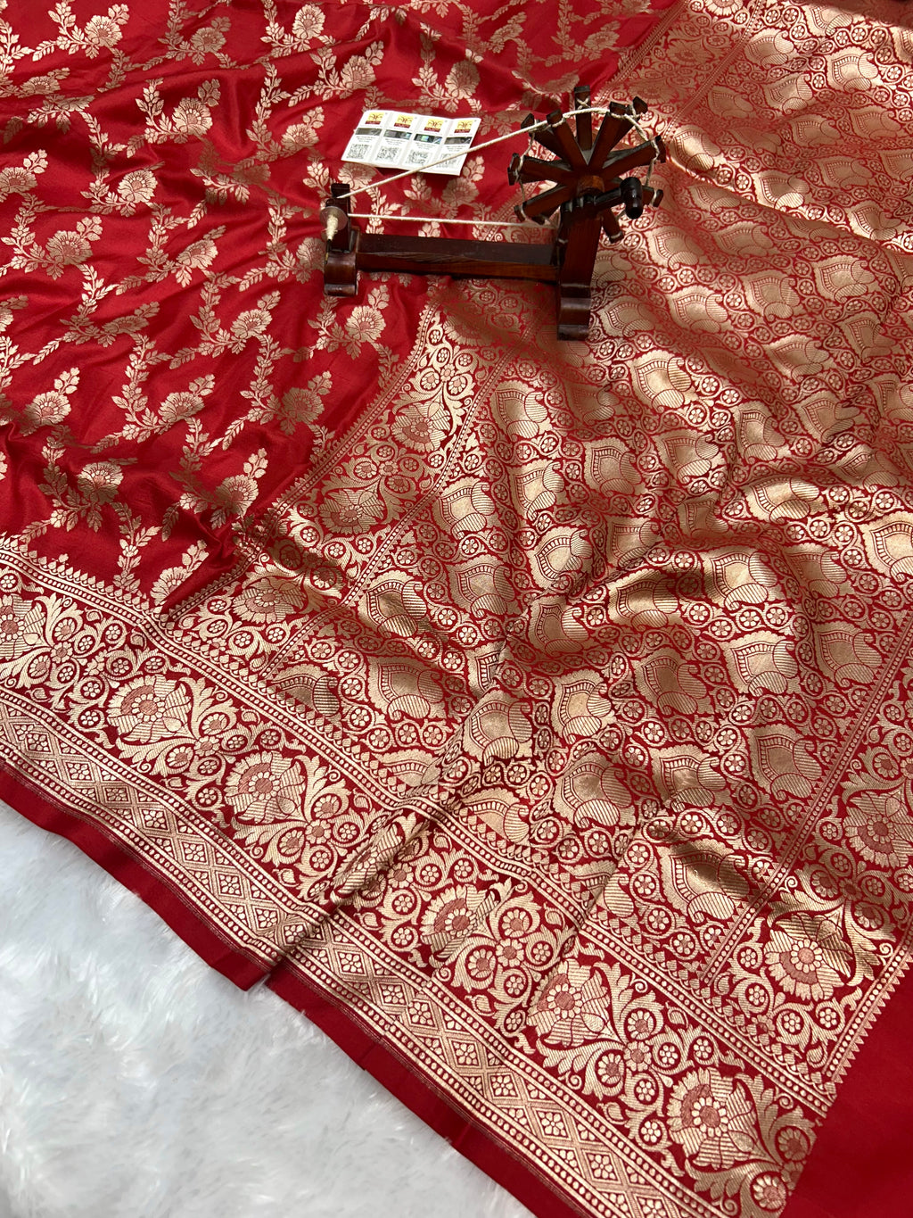 100% Pure Handloom Banarasi Katan Silk saree - Classic Red For Weddind Collection