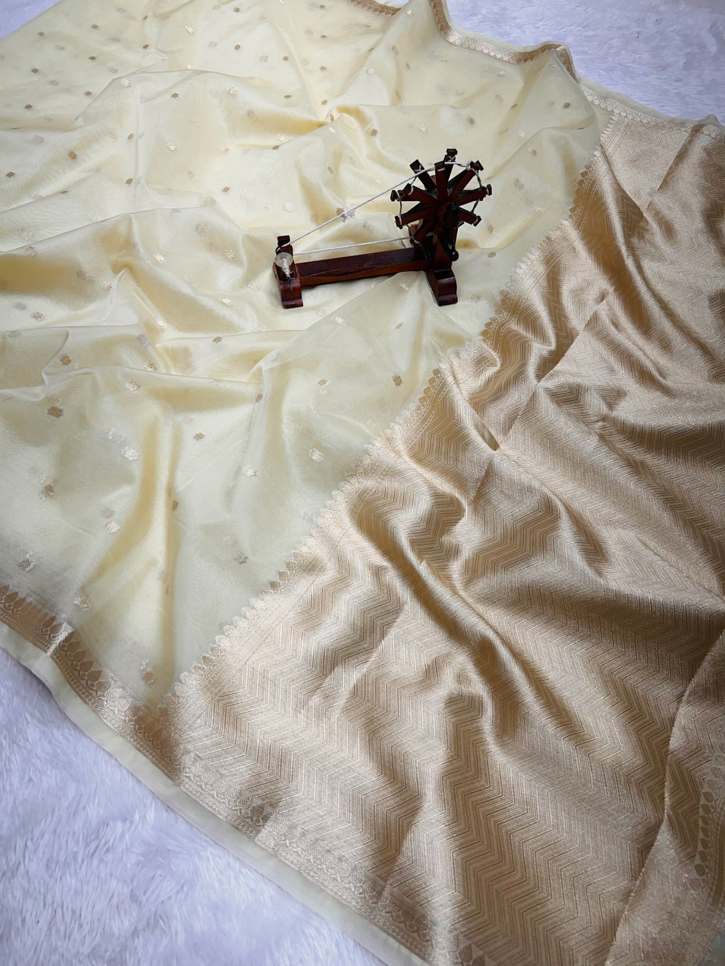 Banarasi Kora Organza Silk Saree with Small Buti, Slim Border & Designer Pallu