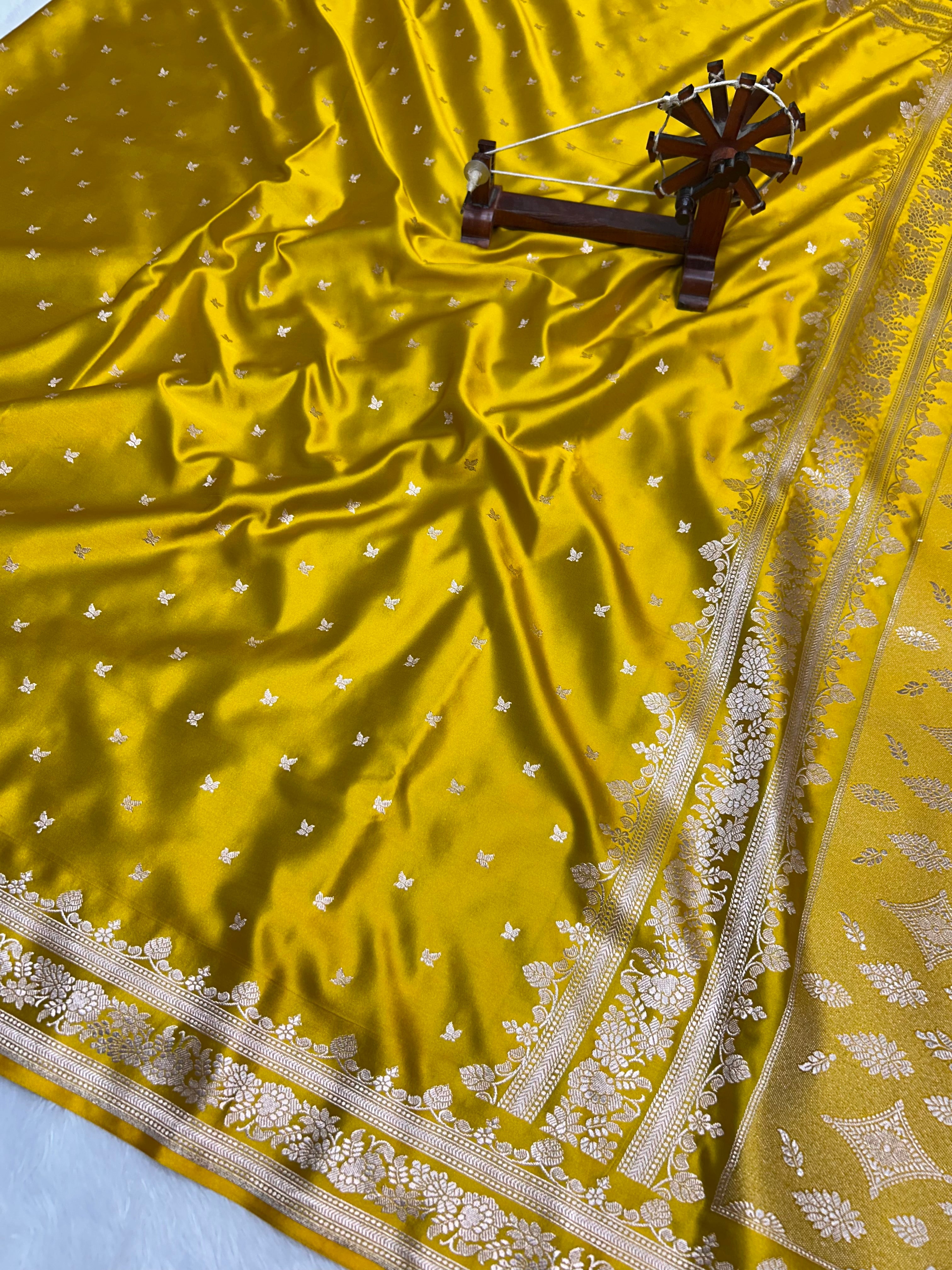 Banarasi Handloom Katan Mashru Traditional Buti Weaving Light Mehandi Green Saree