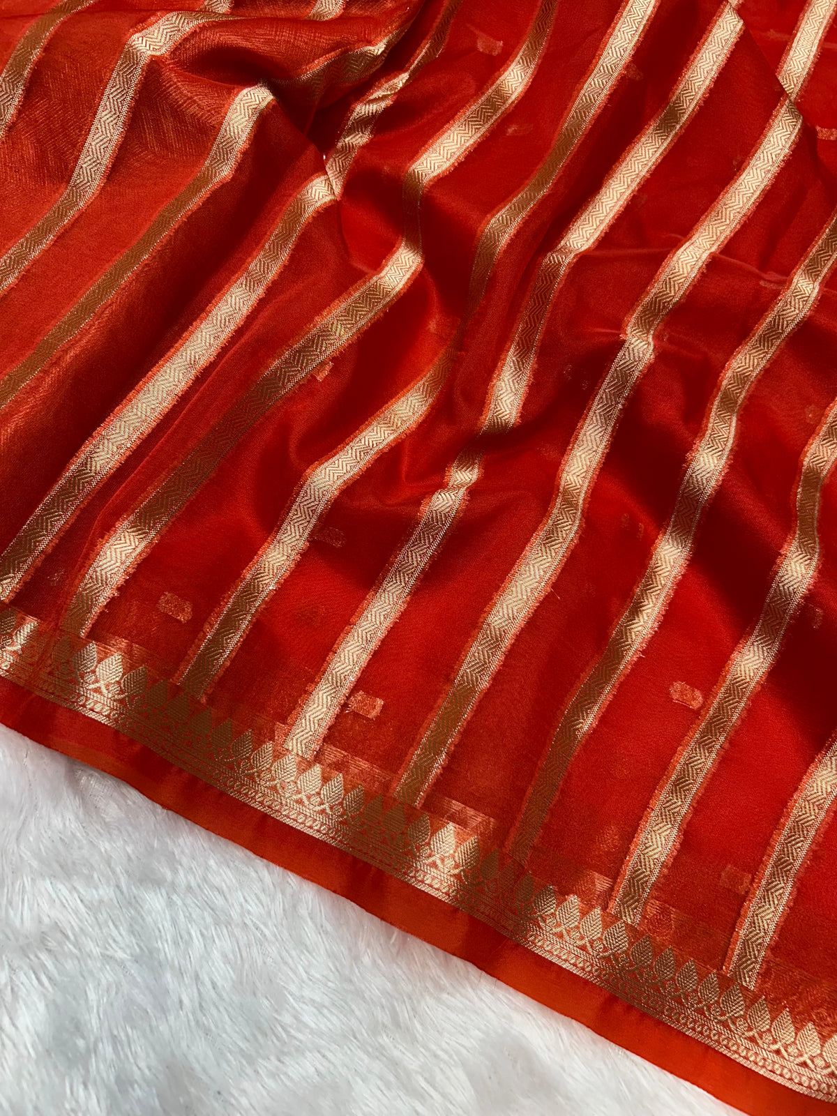 Banarasi Kora Organza Silk Saree with Small Buti, Slim Border & Designer Pallu