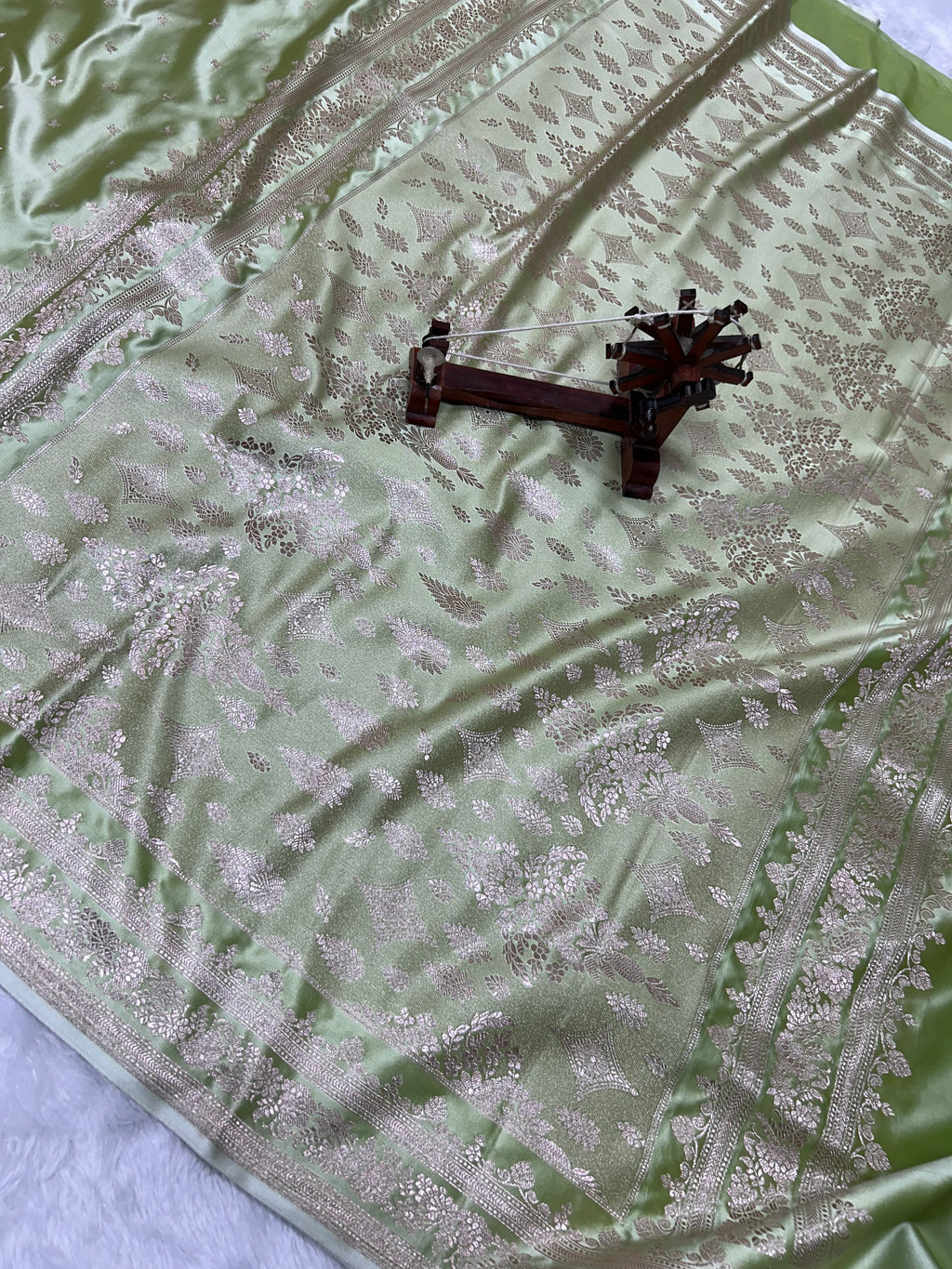 Banarasi Handloom Katan Mashru Traditional Buti Weaving Light Pista Green Saree