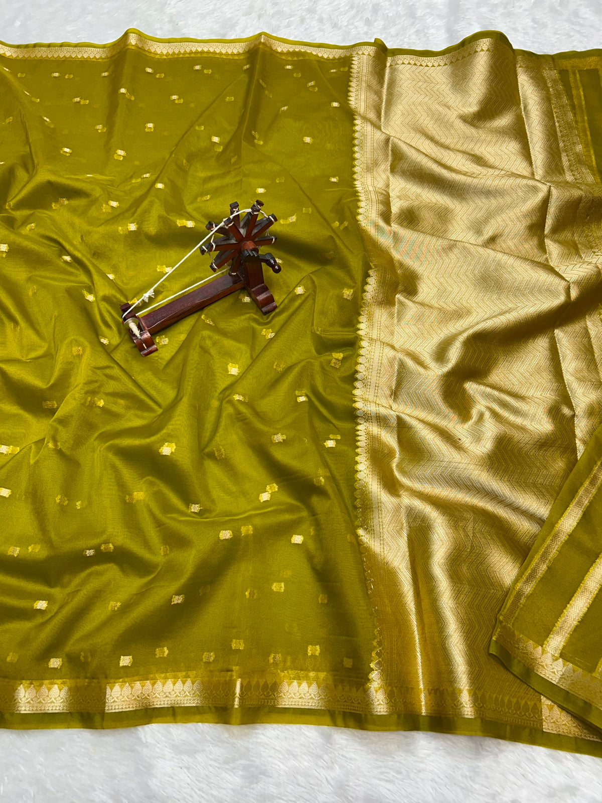 Banarasi Kora Organza Silk Saree with Small Buti, Slim Border & Designer Pallu