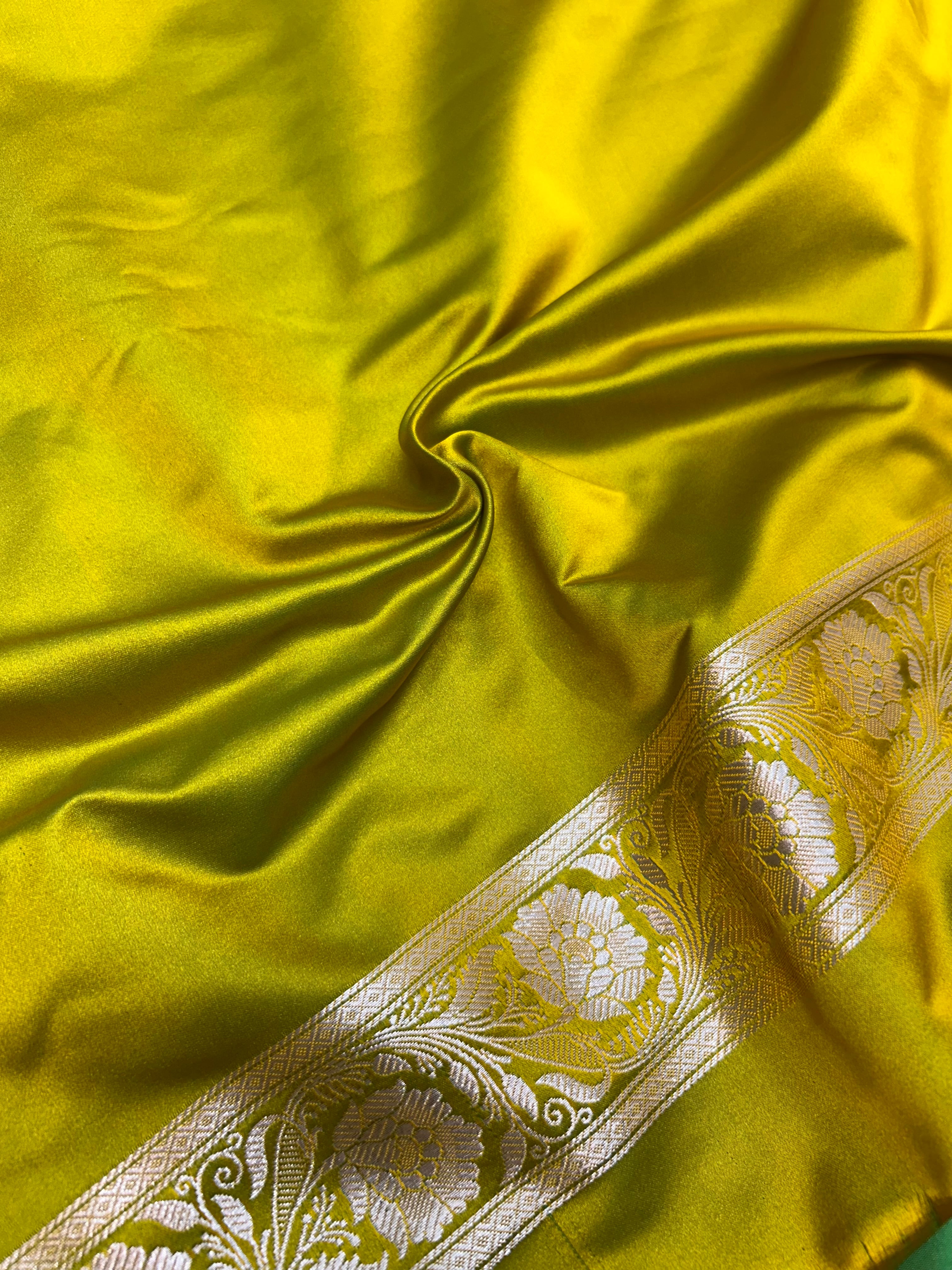 Banarasi Handloom Katan Mashru Silk Saree Meheadi Green