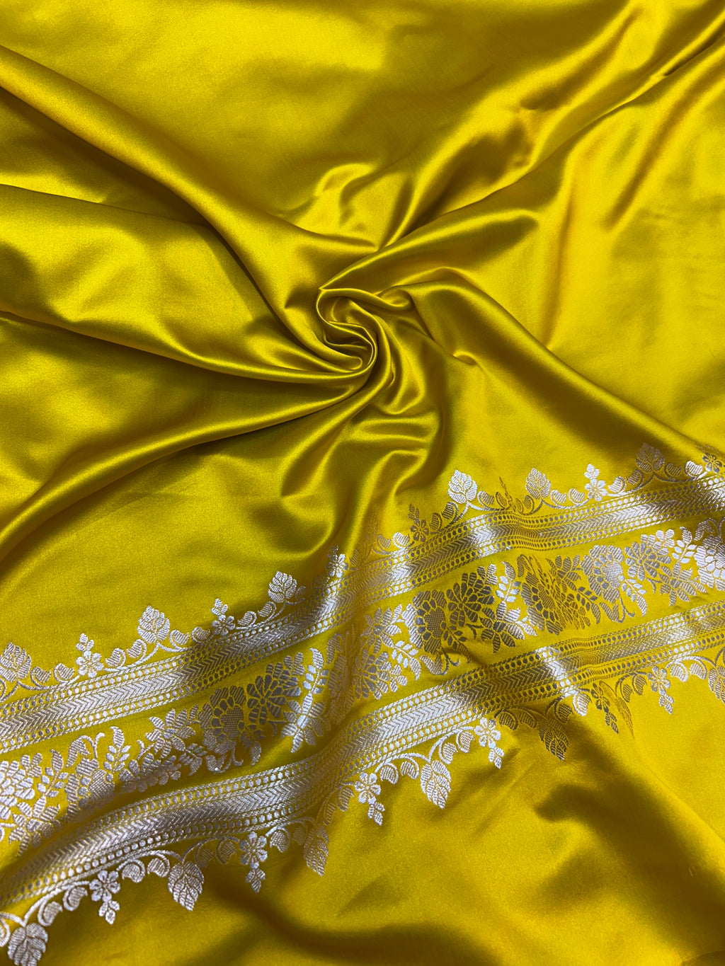 Banarasi Handloom Katan Mashru Traditional Buti Weaving Light Mehandi Green Saree