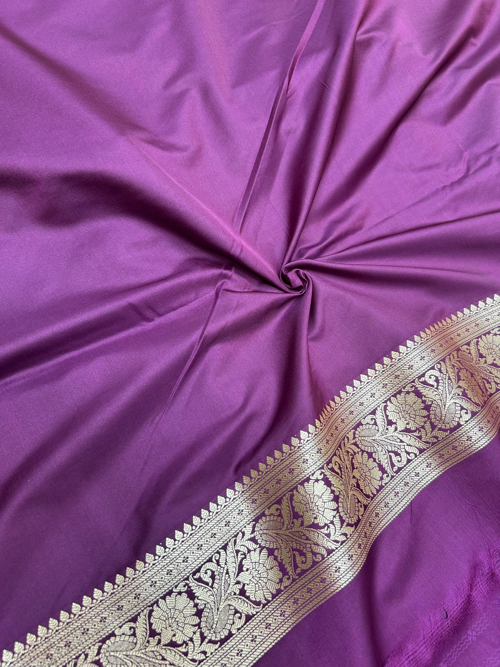 Banarasi Handloom Katan Mashru Traditional Jaal Weaving Magenta Wine Silk Saree