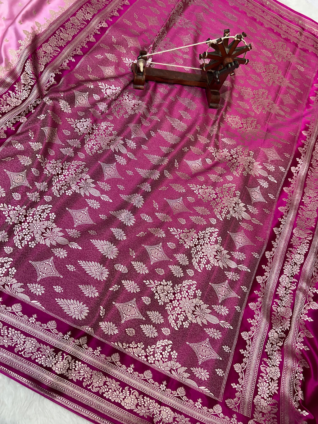 Banarasi Handloom Katan Mashru Traditional Buti Weaving Pink & Hot Pink Contrast Saree