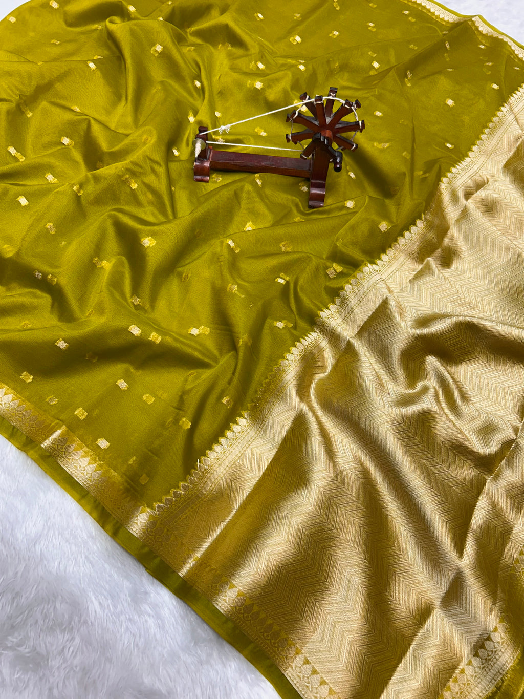 Banarasi Kora Organza Silk Saree with Small Buti, Slim Border & Designer Pallu