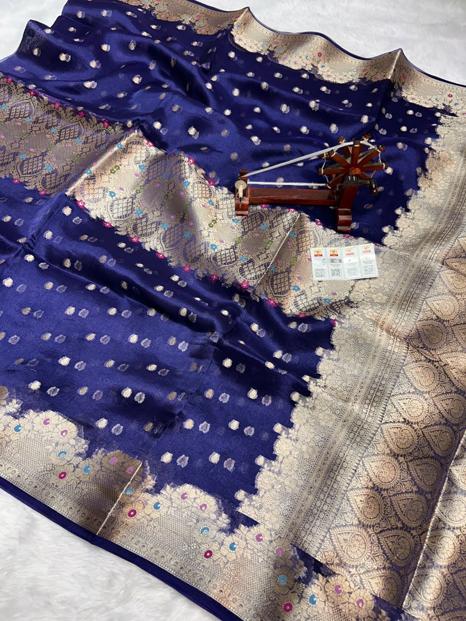 Banarasi Pure Glass Tissue Silk Saree flower Minakari Border