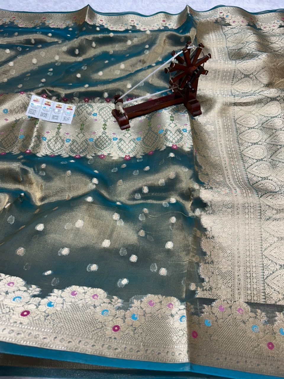 Banarasi Pure Glass Tissue Silk Saree flower Minakari Border