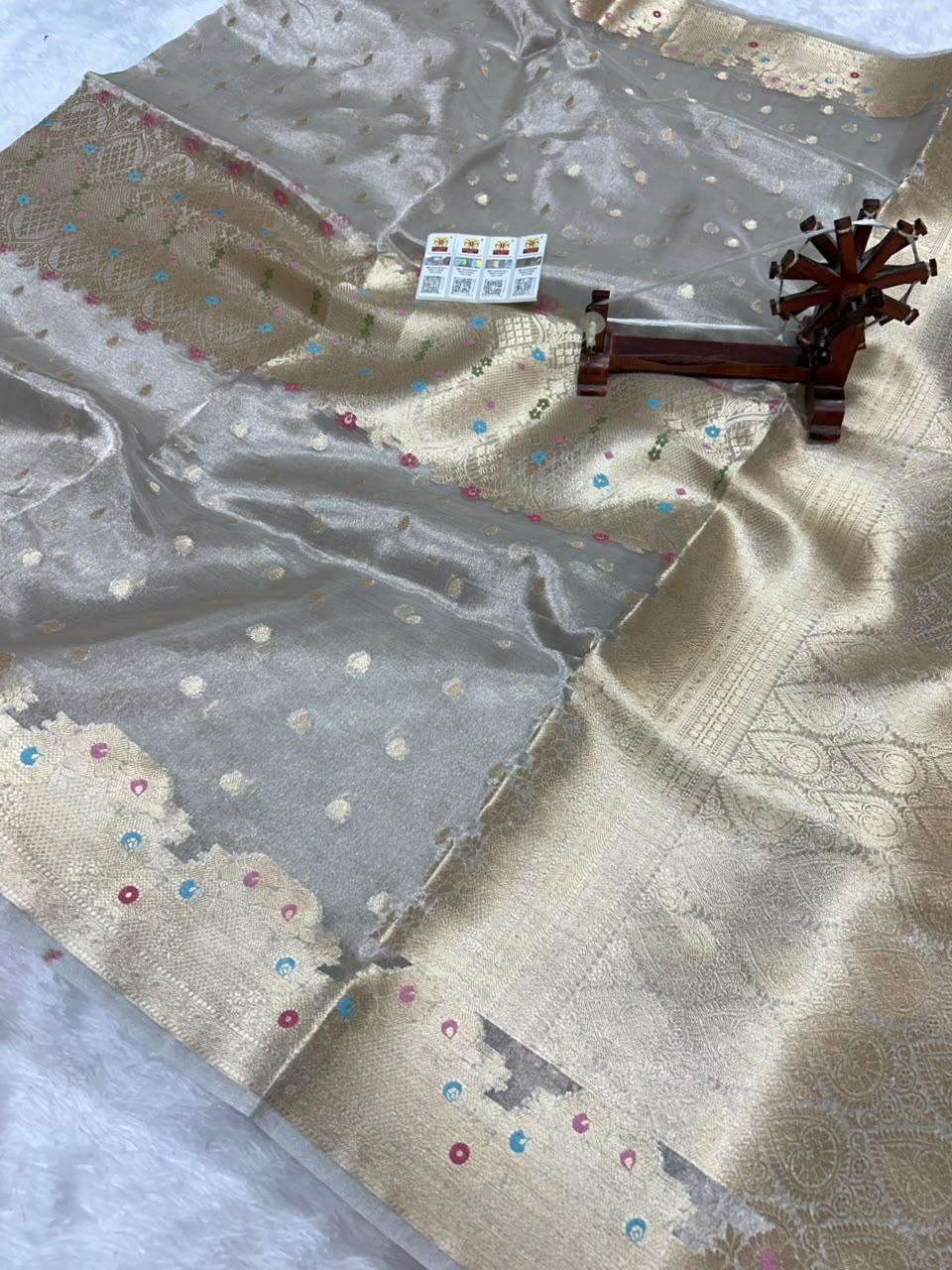 Banarasi Pure Glass Tissue Silk Saree flower Minakari Border
