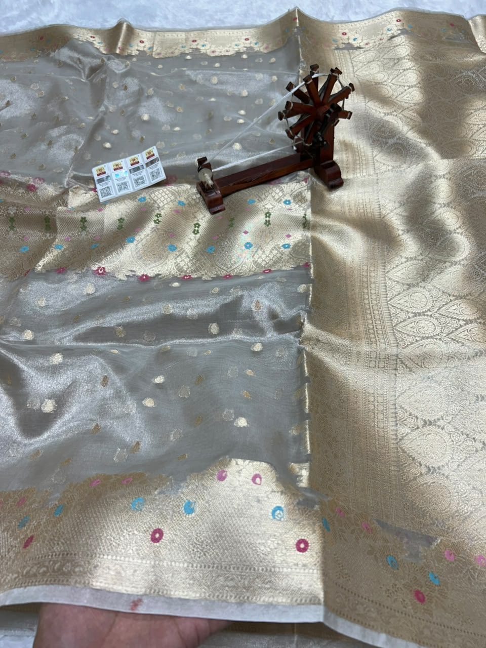 Banarasi Pure Glass Tissue Silk Saree flower Minakari Border