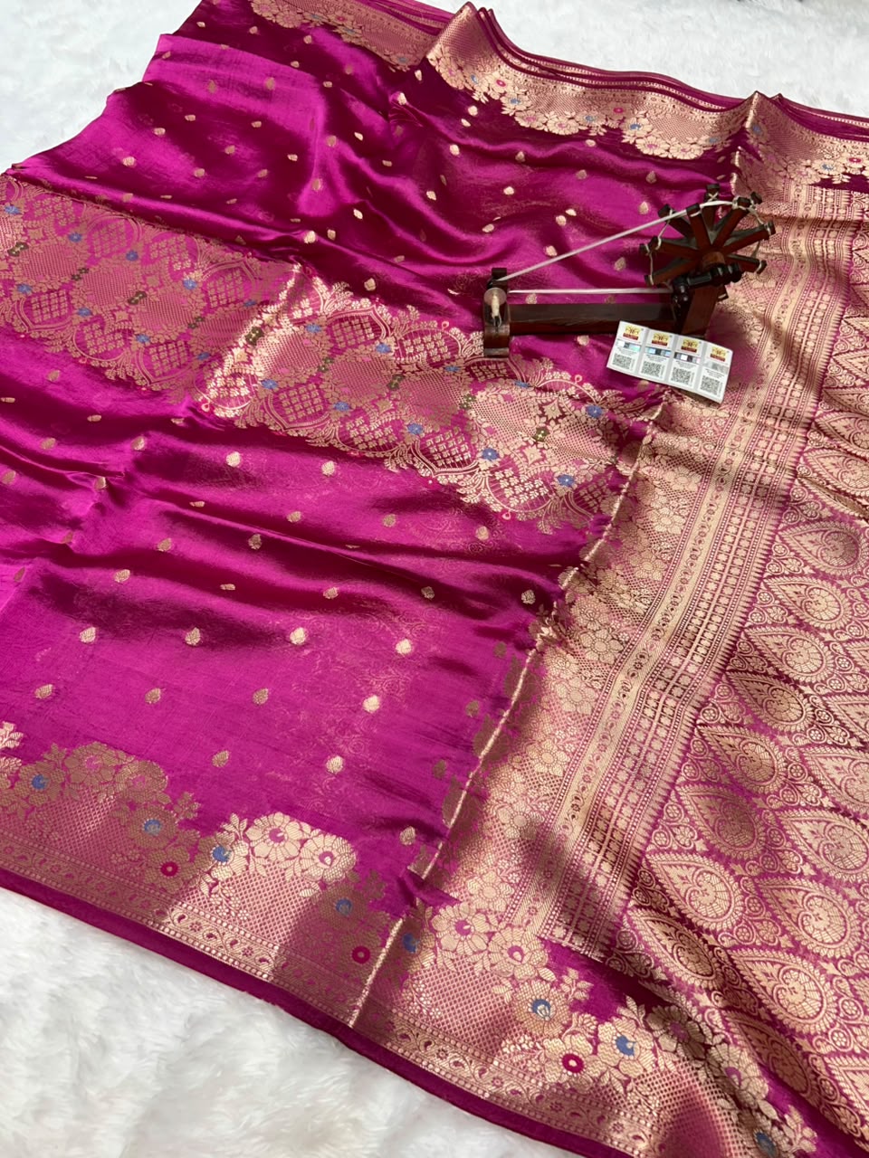 Pure Green Mango Silk Saree Flower Minakari Border