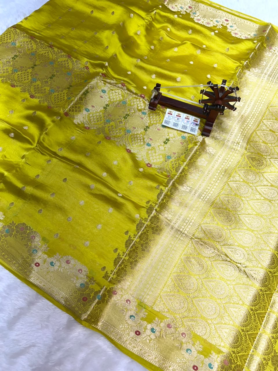 Pure Green Mango Silk Saree Flower Minakari Border