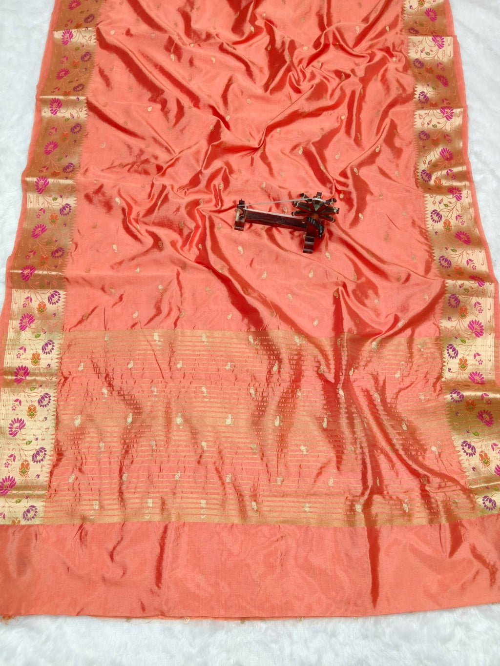 Banarasi Russian katan Silk Saree Tilfi Minakari Paithani Border