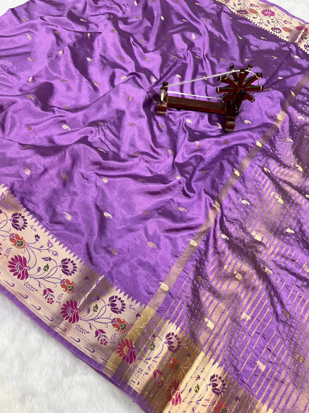 Banarasi Russian katan Silk Saree Tilfi Minakari Paithani Border