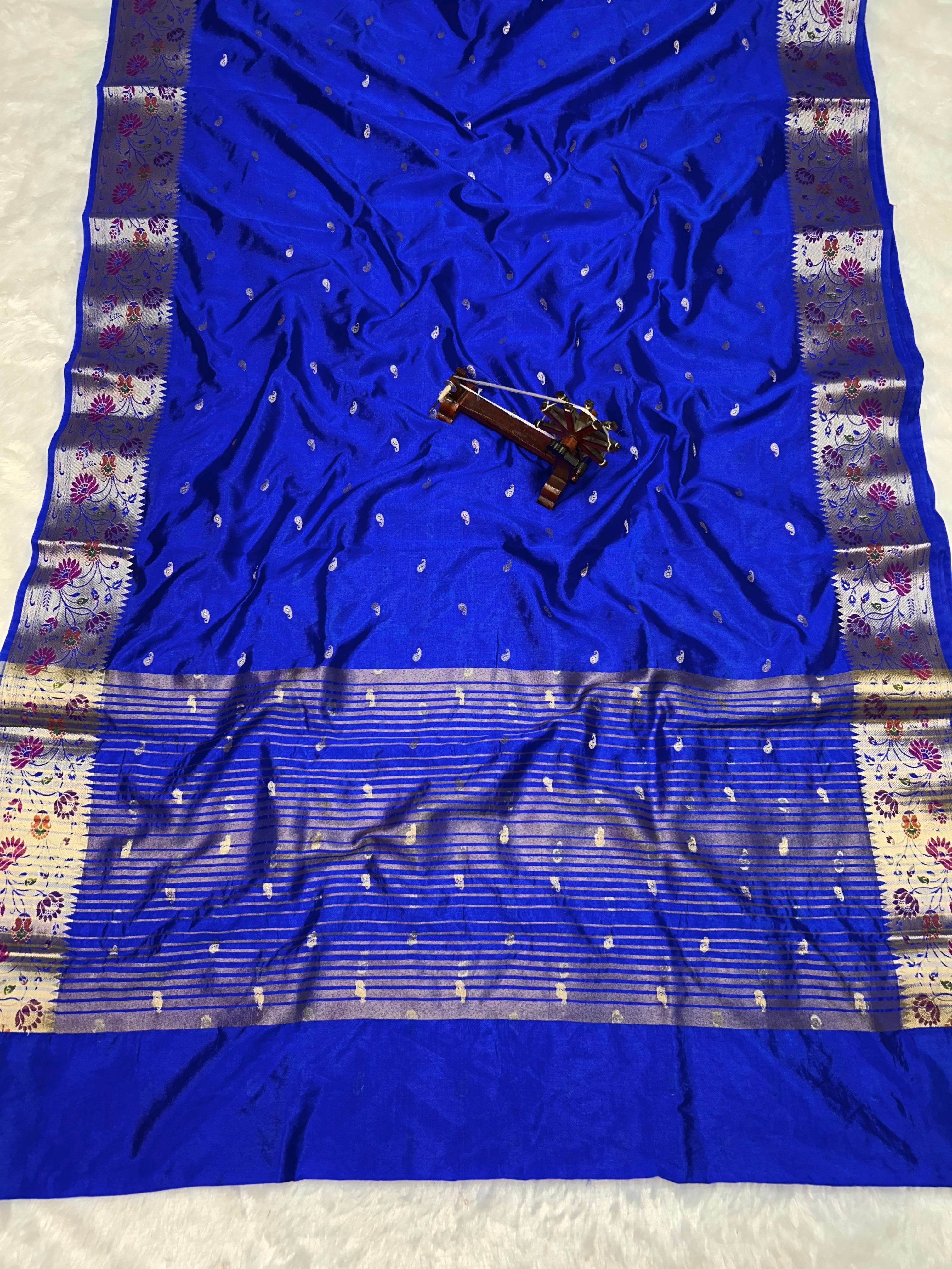 Banarasi Russian katan Silk Saree Tilfi Minakari Paithani Border