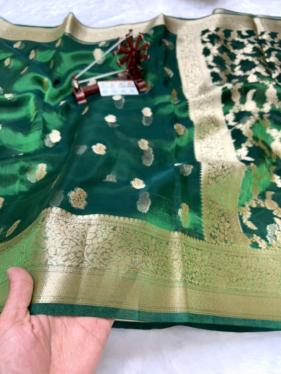 Banarasi Pure Glass Tissue Silk Saree All Over Beautiful Minakari Gala Buti