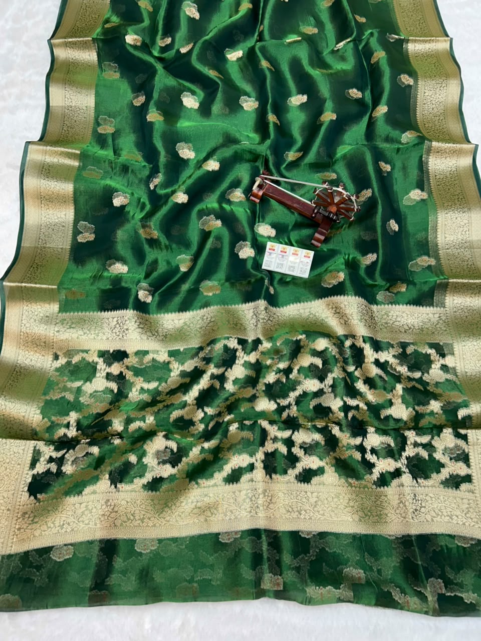 Banarasi Pure Glass Tissue Silk Saree All Over Beautiful Minakari Gala Buti