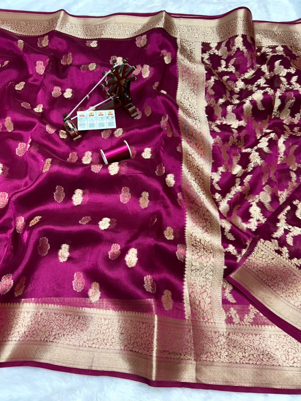Banarasi Pure Glass Tissue Silk Saree All Over Beautiful Minakari Gala Buti