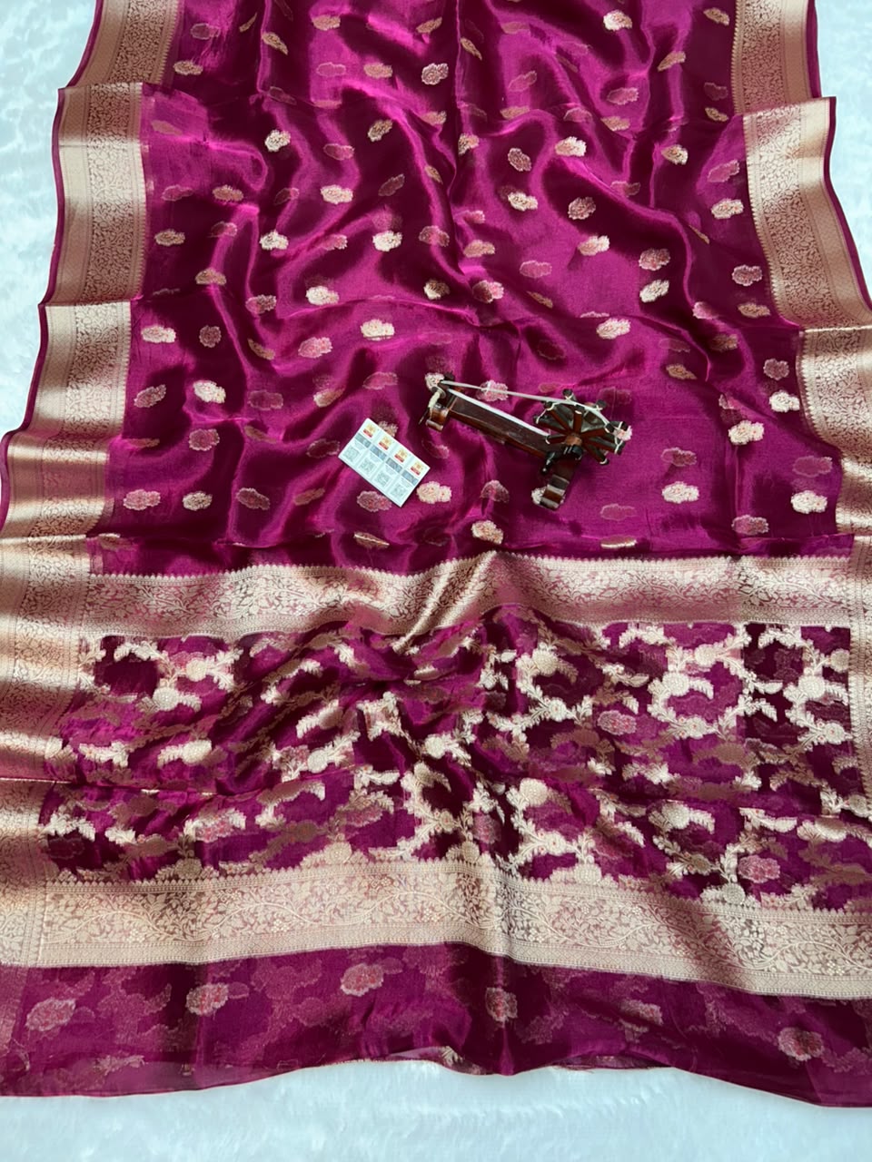 Banarasi Pure Glass Tissue Silk Saree All Over Beautiful Minakari Gala Buti