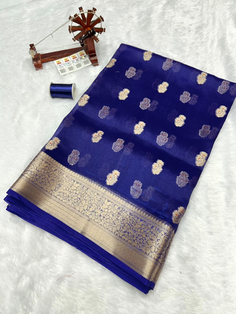 Banarasi Pure Glass Tissue Silk Saree All Over Beautiful Minakari Gala Buti