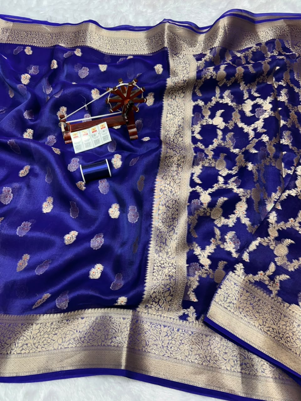 Banarasi Pure Glass Tissue Silk Saree All Over Beautiful Minakari Gala Buti