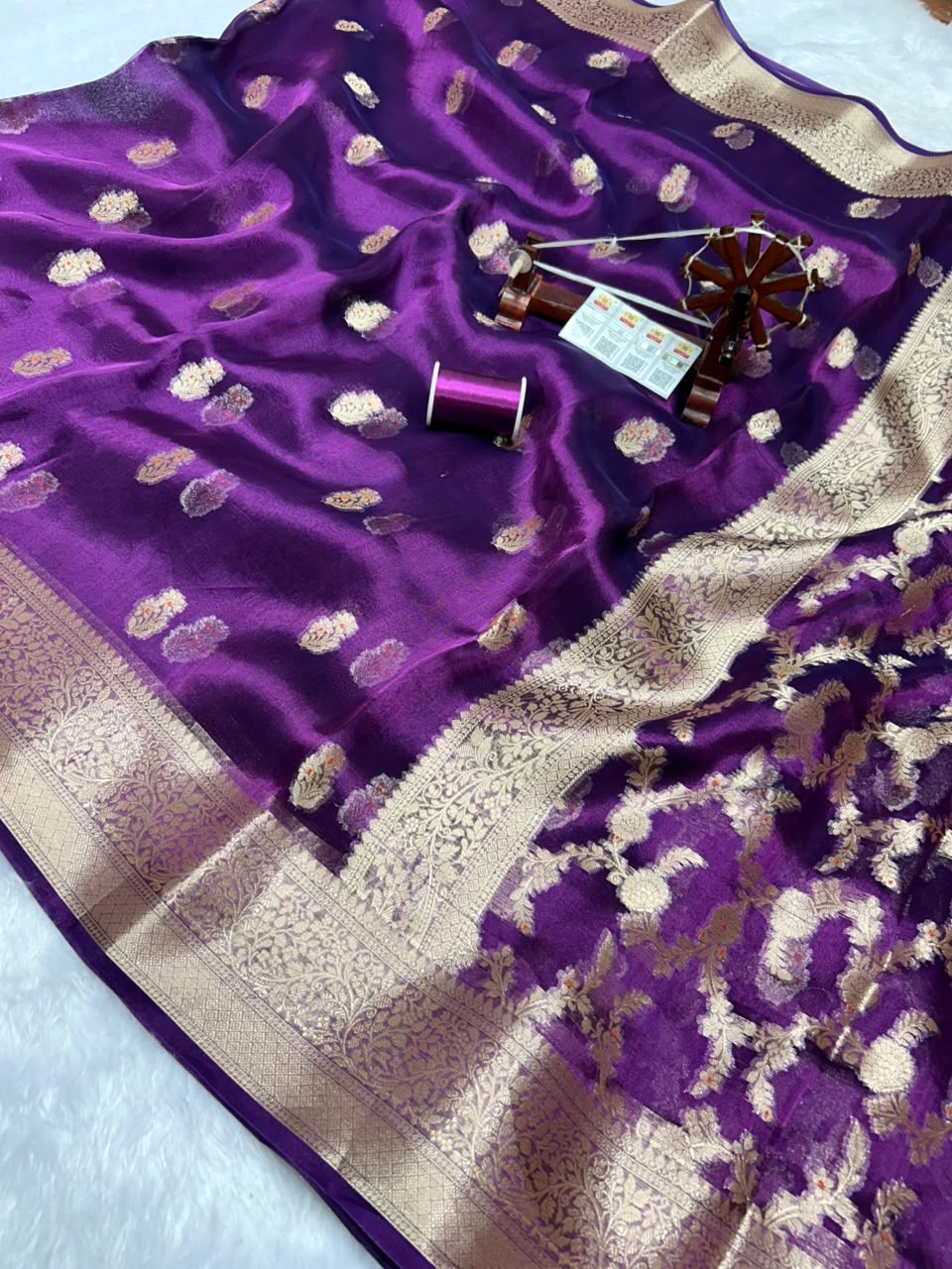 Banarasi Pure Glass Tissue Silk Saree All Over Beautiful Minakari Gala Buti