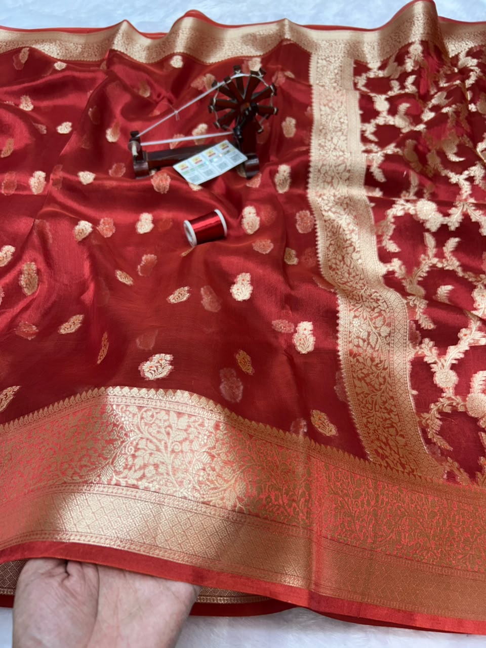 Banarasi Pure Glass Tissue Silk Saree All Over Beautiful Minakari Gala Buti