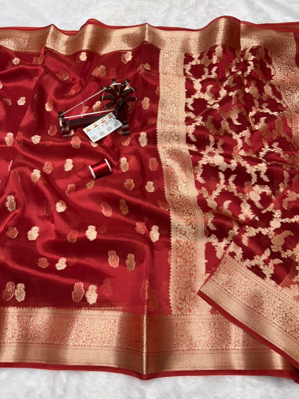 Banarasi Pure Glass Tissue Silk Saree All Over Beautiful Minakari Gala Buti