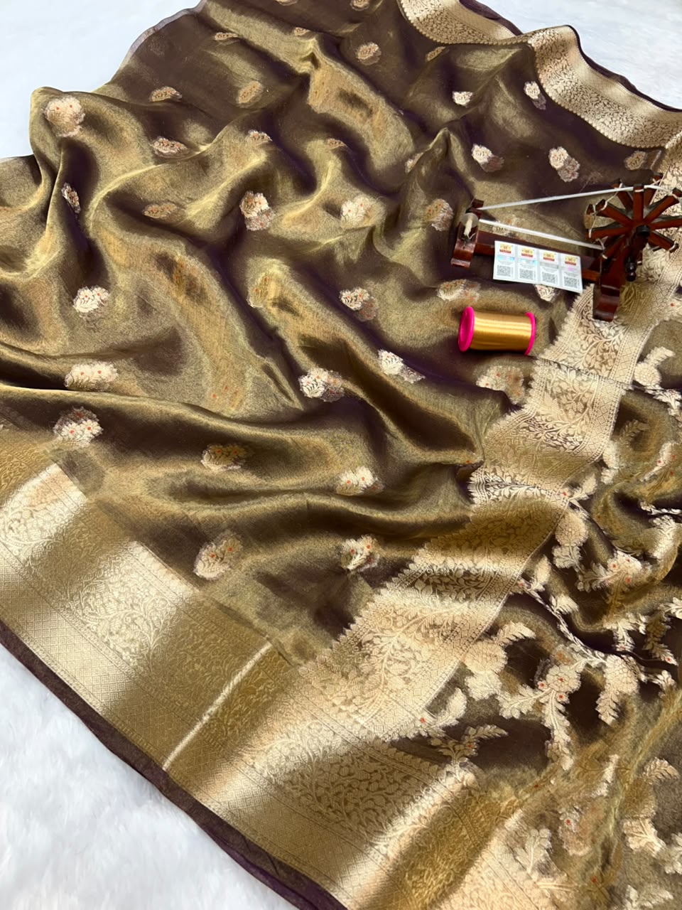 Banarasi Pure Glass Tissue Silk Saree All Over Beautiful Minakari Gala Buti