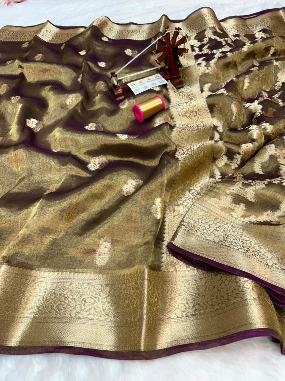 Banarasi Pure Glass Tissue Silk Saree All Over Beautiful Minakari Gala Buti