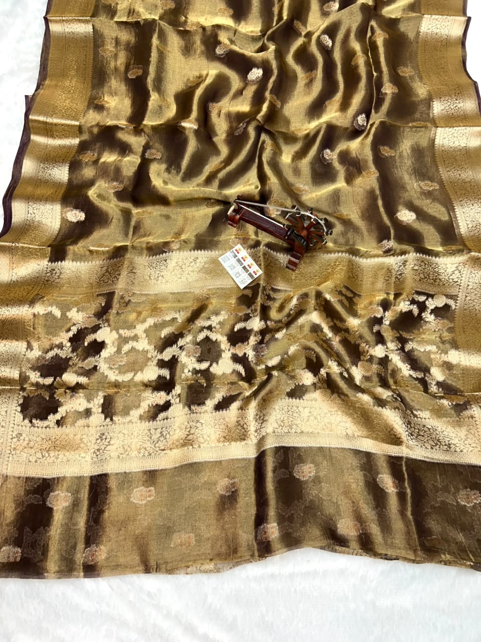 Banarasi Pure Glass Tissue Silk Saree All Over Beautiful Minakari Gala Buti