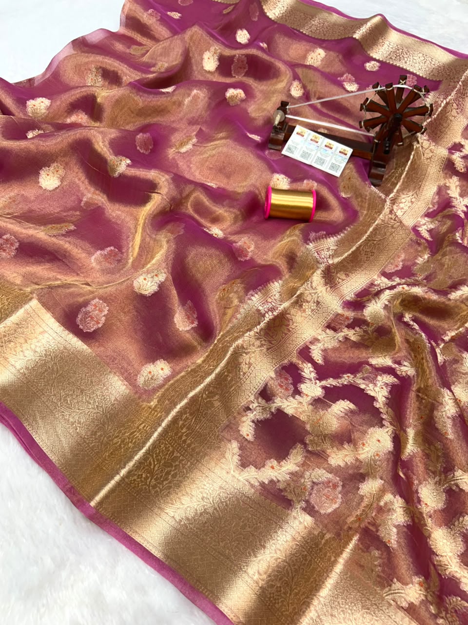 Banarasi Pure Glass Tissue Silk Saree All Over Beautiful Minakari Gala Buti