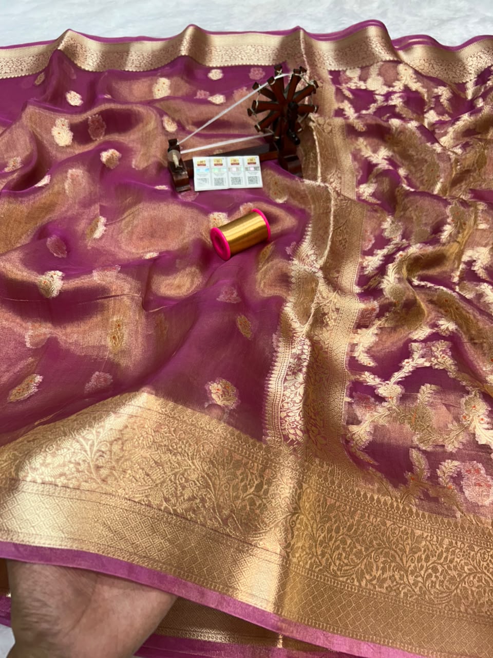 Banarasi Pure Glass Tissue Silk Saree All Over Beautiful Minakari Gala Buti