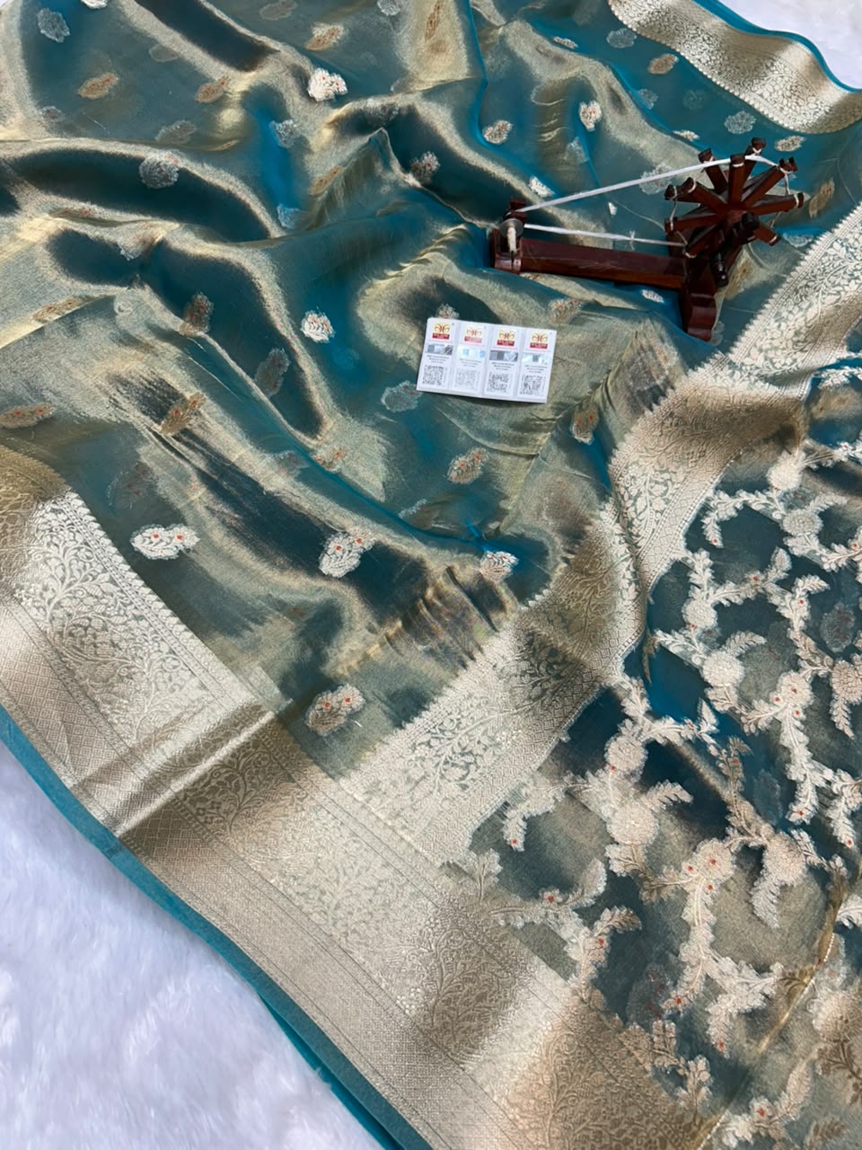 Banarasi Pure Glass Tissue Silk Saree All Over Beautiful Minakari Gala Buti