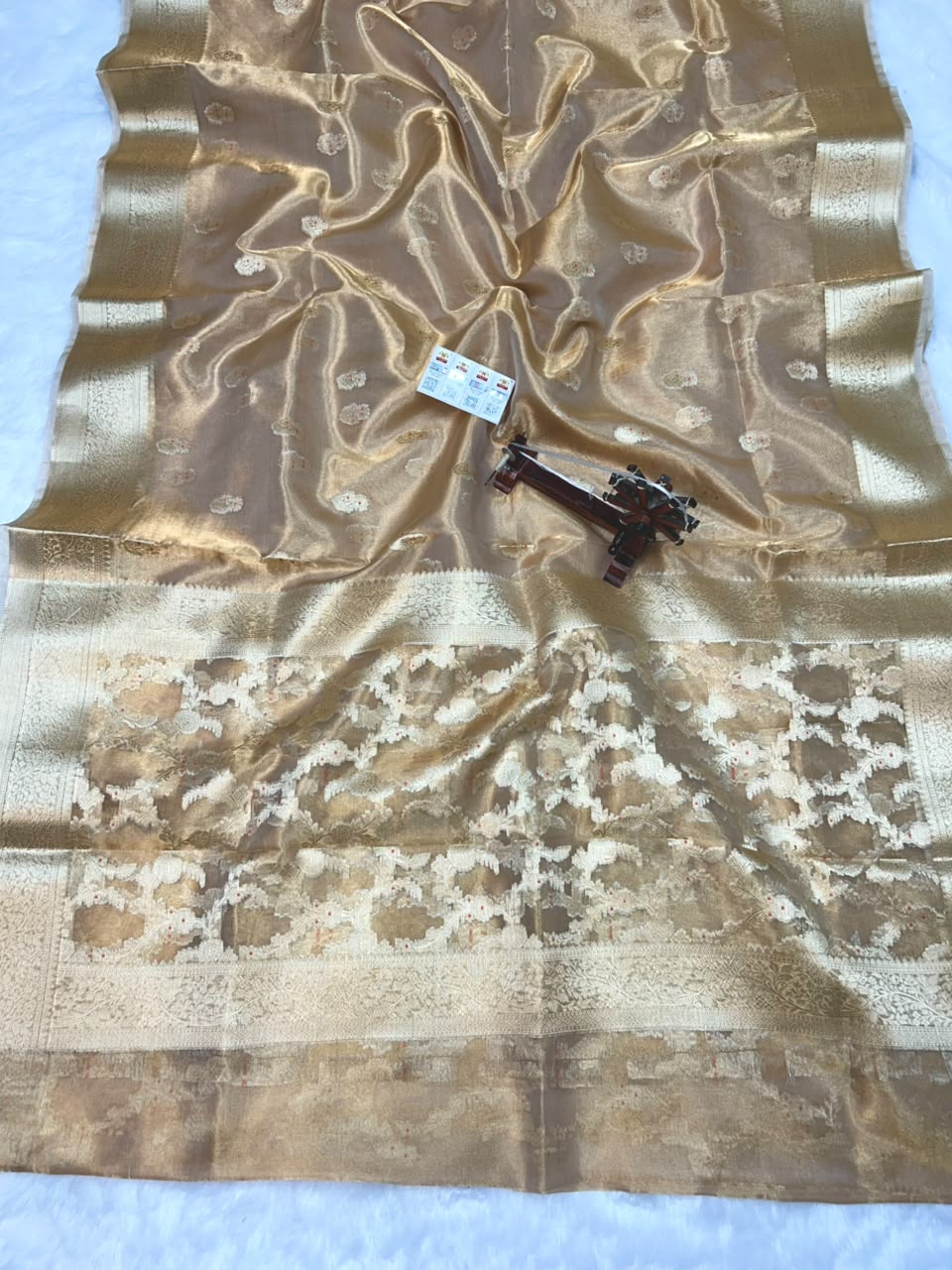 Banarasi Pure Glass Tissue Silk Saree All Over Beautiful Minakari Gala Buti