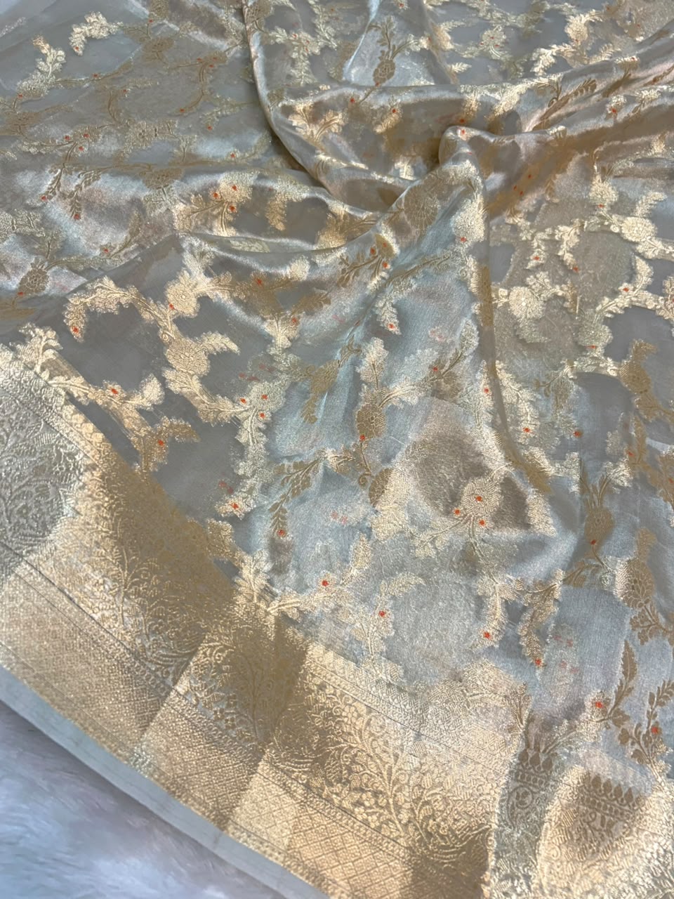 Banarasi Pure Glass Tissue Silk Saree All Over Beautiful Minakari Gala Buti